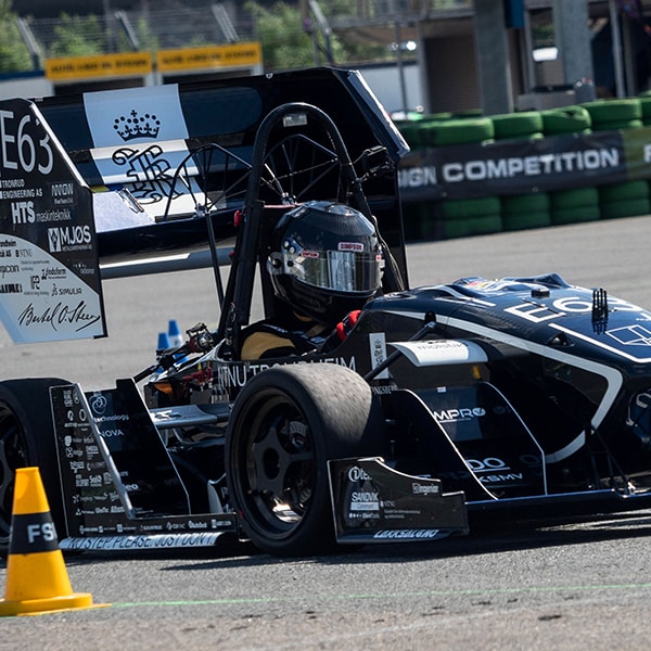 ntnu revolve racing car