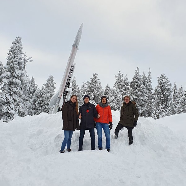 wuespace daedalus2 rocket and team